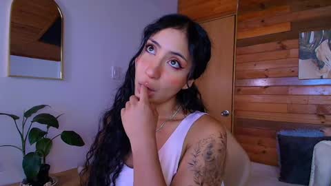 amber_curly online show from May 2026 11:22:01 PM