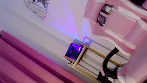 Amber online show from November 2025 12:59:02 PM