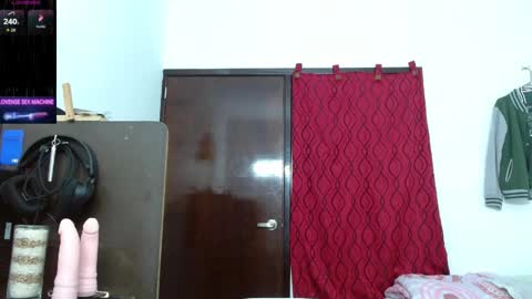 Snapshot of amber_kholin chatting on May 2026 03:00:01 AM scarlett online show from May 2026 03:00:01 AM