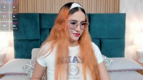 Snapshot of amber_kiss_ chatting on October 2025 06:41:02 PM Emily online show from October 2025 06:41:02 PM