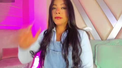 Tell me Amber online show from May 2026 04:43:02 AM