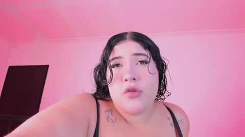 Snapshot of amberinihoffman chatting on May 2026 12:00:01 PM Amber online show from May 2026 12:00:01 PM