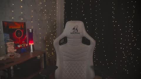 Snapshot of amberlyyy chatting on October 2025 03:18:01 AM my name is Sonya but you can call me your favorite girl 3 online show from October 2025 03:18:01 AM