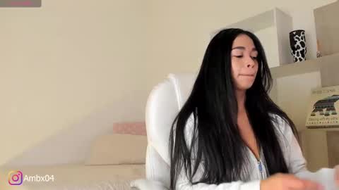 Amber online show from November 2025 11:33:02 AM