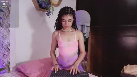 Snapshot of ambermoss_ chatting on May 2026 05:03:02 AM Amber online show from May 2026 05:03:02 AM