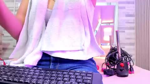 Snapshot of amberr_sweett chatting on May 2026 06:48:01 PM Amber online show from May 2026 06:48:01 PM