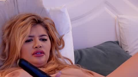 Snapshot of amberseyes chatting on December 2024 03:05:01 PM Amberseyes online show from December 2024 03:05:01 PM