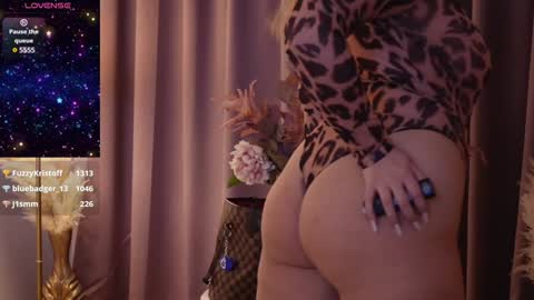 Snapshot of amberseyes chatting on January 2025 12:18:01 PM Amberseyes online show from January 2025 12:18:01 PM