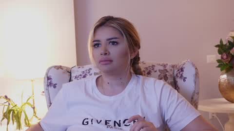 Snapshot of amberseyes chatting on January 2025 01:21:02 PM Amberseyes online show from January 2025 01:21:02 PM