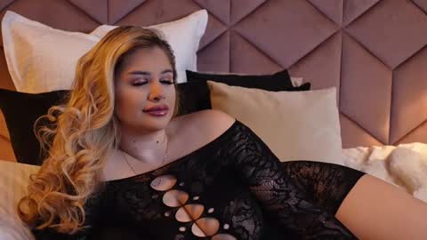 Snapshot of amberseyes chatting on February 2025 06:08:02 AM Amberseyes online show from February 2025 06:08:02 AM