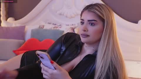 Snapshot of amberseyes chatting on February 2025 11:06:02 AM Amberseyes online show from February 2025 11:06:02 AM