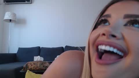 Snapshot of amberseyes chatting on September 2025 10:05:01 AM Amberseyes online show from September 2025 10:05:01 AM