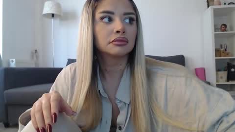 Snapshot of amberseyes chatting on September 2025 10:49:02 AM Amberseyes online show from September 2025 10:49:02 AM