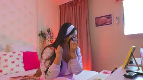 Amberseyes online show from March 2026 11:10:01 AM