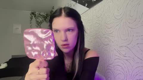 Snapshot of ameeludkowski chatting on November 2025 10:45:02 AM Alica online show from November 2025 10:45:02 AM