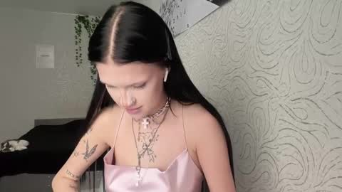 Snapshot of ameeludkowski chatting on November 2025 10:04:02 AM Alica online show from November 2025 10:04:02 AM