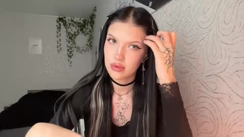 Snapshot of ameeludkowski chatting on November 2025 11:21:01 AM Alica online show from November 2025 11:21:01 AM