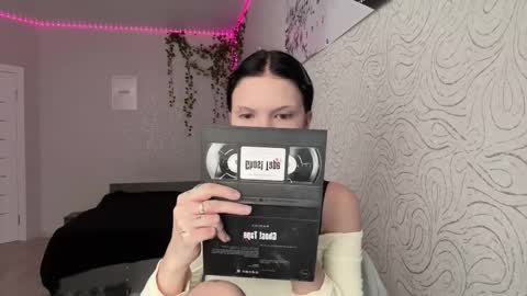 Snapshot of ameeludkowski chatting on December 2025 11:19:01 AM Alica online show from December 2025 11:19:01 AM