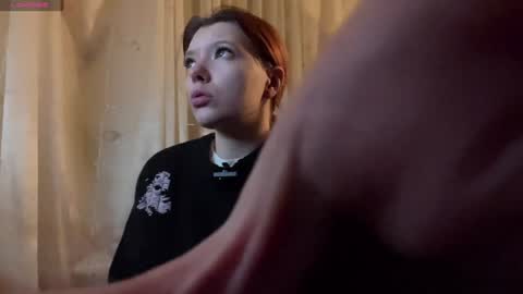 Amelia Aley  online show from December 2024 03:37:01 PM