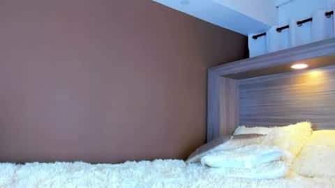amelia_flowers online show from July 2026 11:18:02 PM