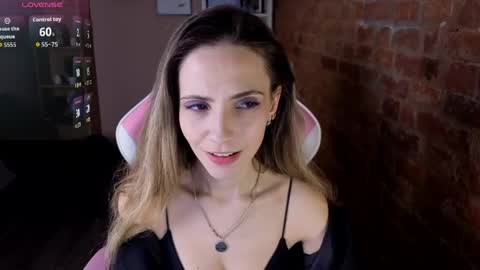 amelia_meili online show from April 2026 01:41:02 PM