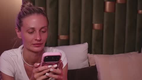 Amelia online show from July 2026 08:14:01 PM