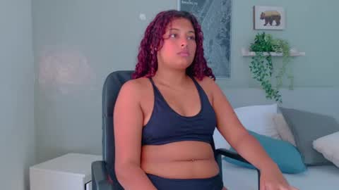 Snapshot of amelialaurent_ chatting on July 2026 06:43:01 PM amelialaurent_ online show from July 2026 06:43:01 PM