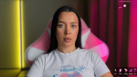 Amelia Sonk online show from October 2025 07:03:02 PM