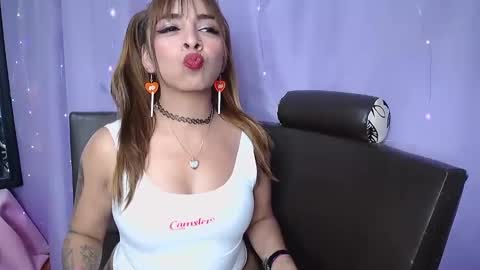 Snapshot of amelie01bronw chatting on March 2025 02:04:02 AM amelie brown online show from March 2025 02:04:02 AM