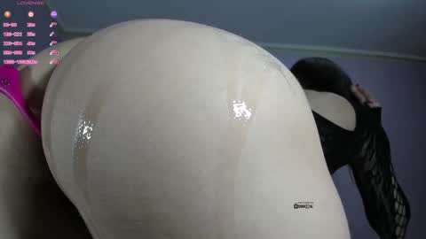 amelie_25 online show from February 2026 11:04:02 PM