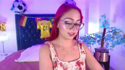 Snapshot of amelie_adamsx chatting on June 2026 03:11:02 AM Amelie online show from June 2026 03:11:02 AM