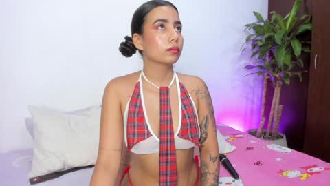 Amelie  online show from January 2025 03:41:01 AM