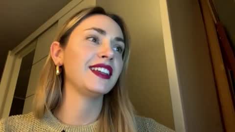 Snapshot of ameliehotsexy chatting on February 2026 06:26:02 PM Amelie online show from February 2026 06:26:02 PM