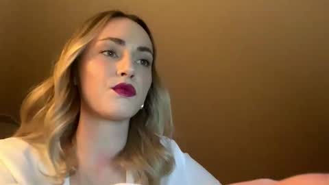 Snapshot of ameliehotsexy chatting on February 2026 05:33:01 PM Amelie online show from February 2026 05:33:01 PM