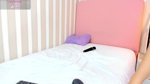 Snapshot of amelietarson chatting on February 2025 03:25:02 PM Victoria online show from February 2025 03:25:02 PM