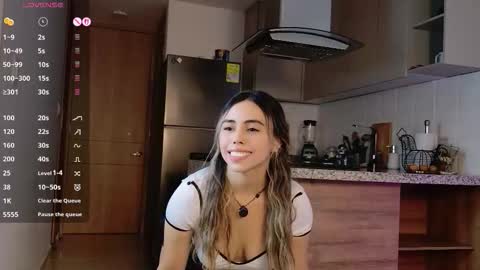 Snapshot of amelietarson chatting on November 2025 07:56:01 PM Victoria online show from November 2025 07:56:01 PM