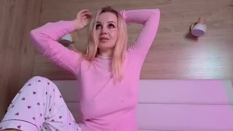 Amelija Rouz online show from December 2025 07:12:02 PM