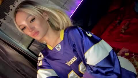 amelinckx online show from February 2025 08:58:02 PM