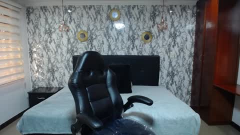 Amell Thomson online show from January 2025 11:48:01 AM