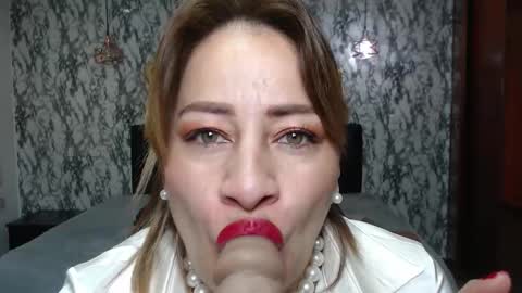 Amell Thomson online show from October 2025 11:31:01 AM