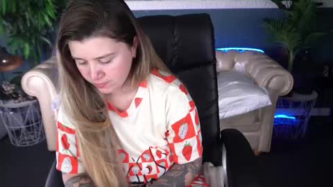 amellymillyy online show from March 2026 08:01:02 PM