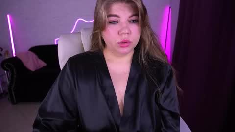 Snapshot of amellywhite chatting on November 2025 02:01:01 PM Alina online show from November 2025 02:01:01 PM