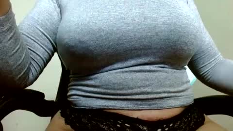 Snapshot of ames9001 chatting on September 2025 10:32:01 PM Mari online show from September 2025 10:32:01 PM