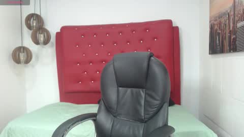 amethystshadow online show from December 2025 08:04:01 PM