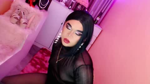 Queen Mireska online show from January 2025 04:18:02 PM