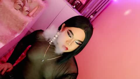 Queen Mireska online show from January 2025 11:21:02 AM