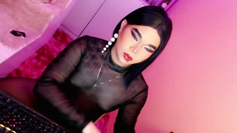 Queen Mireska online show from January 2025 11:46:01 AM