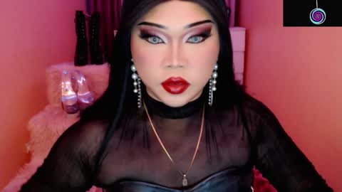 Queen Mireska online show from February 2026 04:44:01 PM