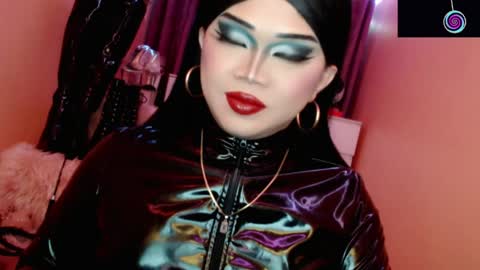 Queen Mireska online show from March 2026 04:18:01 PM