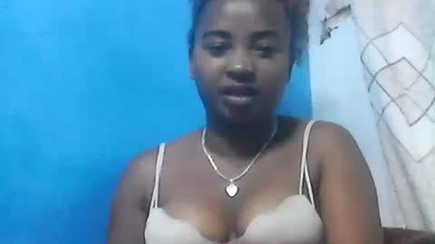 amielle_01 online show from May 2026 07:00:02 PM
